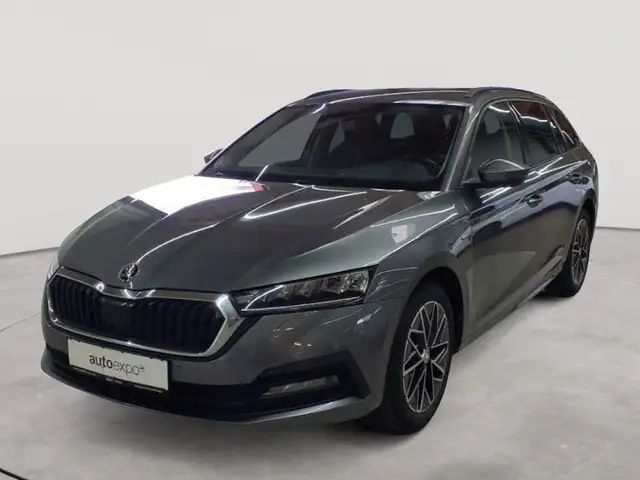Skoda Octavia view 2