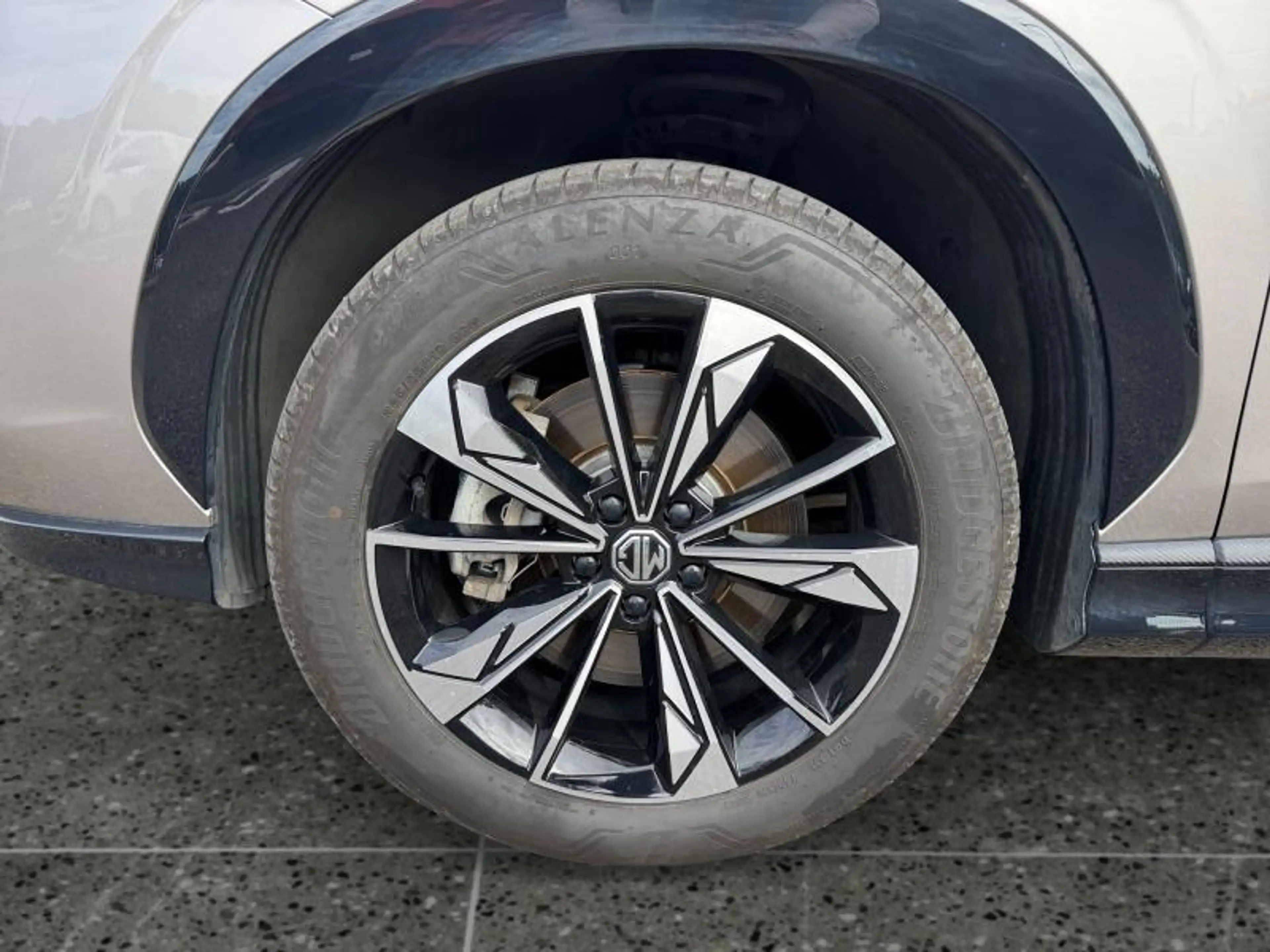 MG HS hybride luxury — photo 14