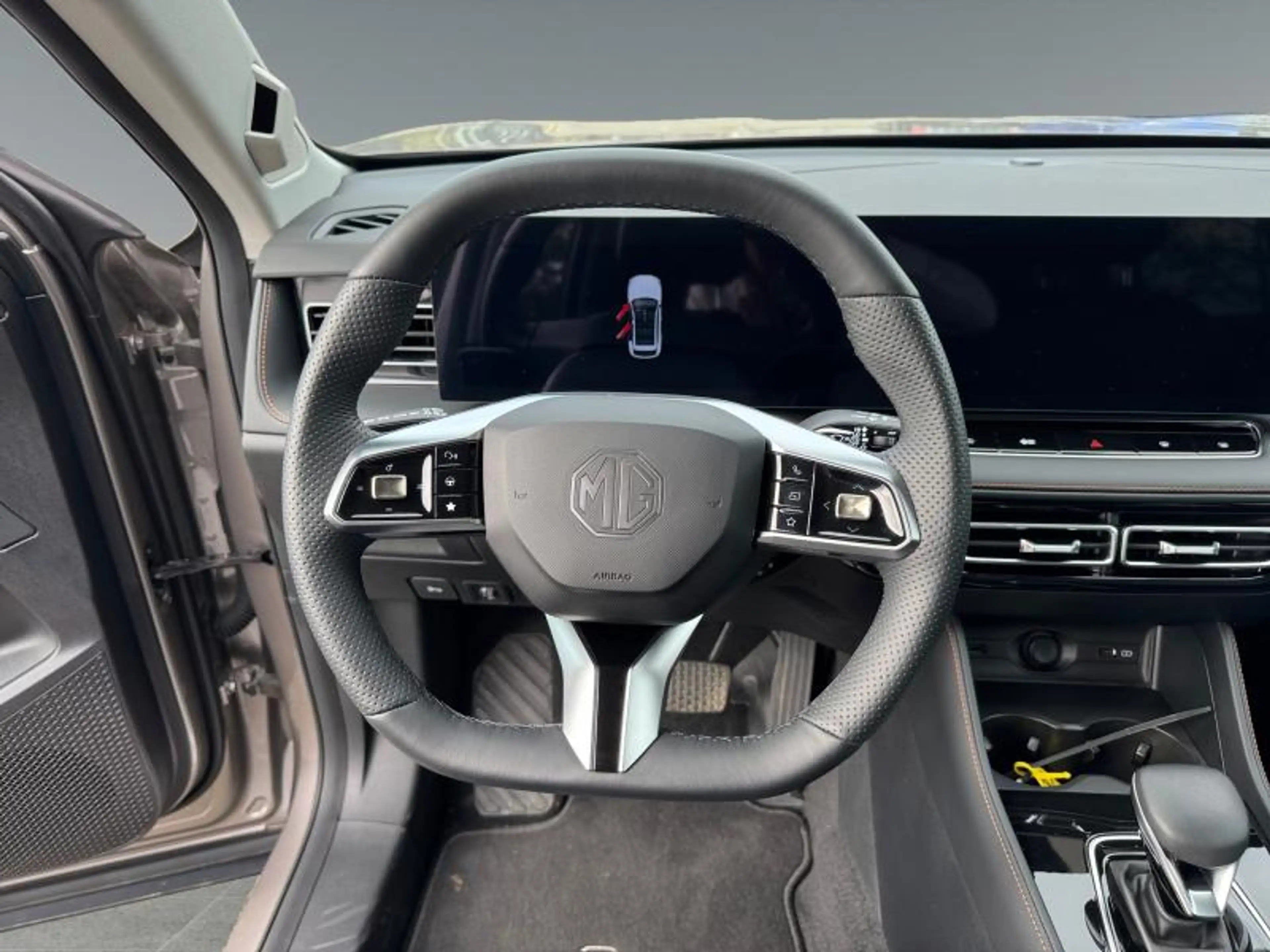 MG HS hybride luxury — photo 12