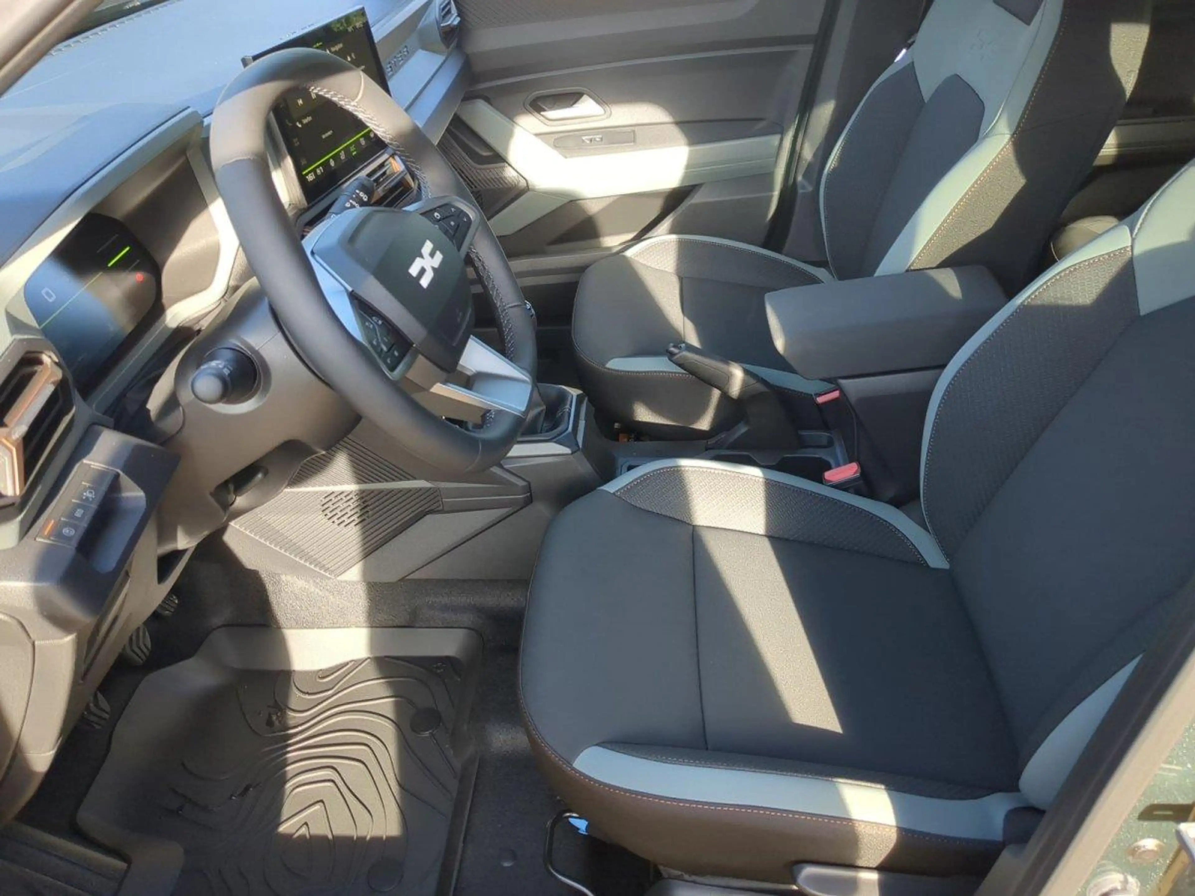 Dacia Duster Extreme PDC+RFK+LKHZ+SHZ TCe 140 103 kW (140 PS... — photo 4