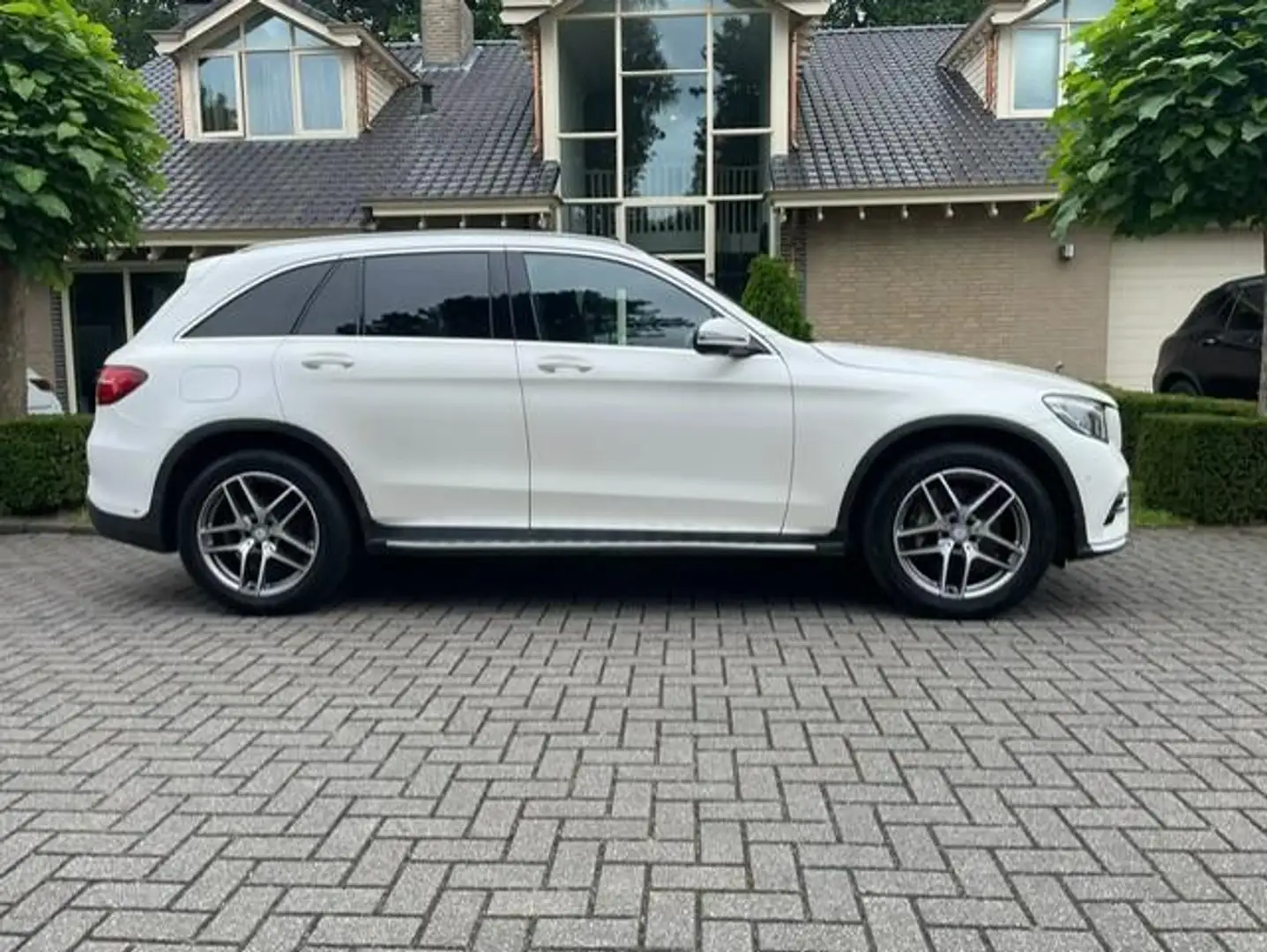Mercedes-Benz GLC 220 d 4MATIC AMG-LINE PANORAMADAK NAVI CAMERA Wit - 2