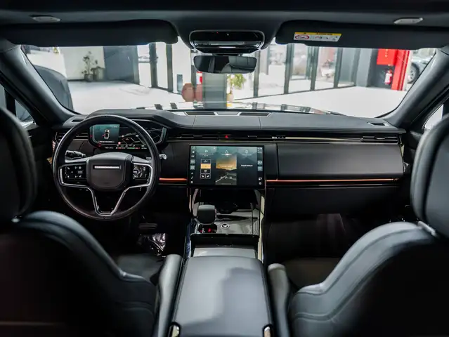 Land Rover Range Rover Sport view 12