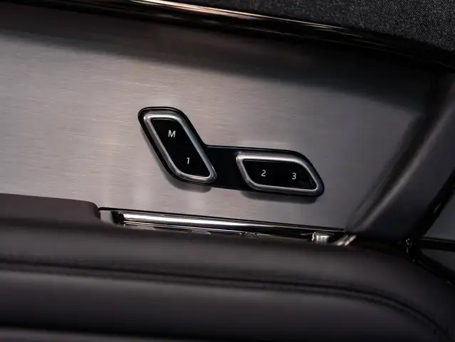 Land Rover Range Rover Sport view 14