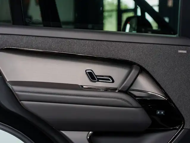 Land Rover Range Rover Sport view 17