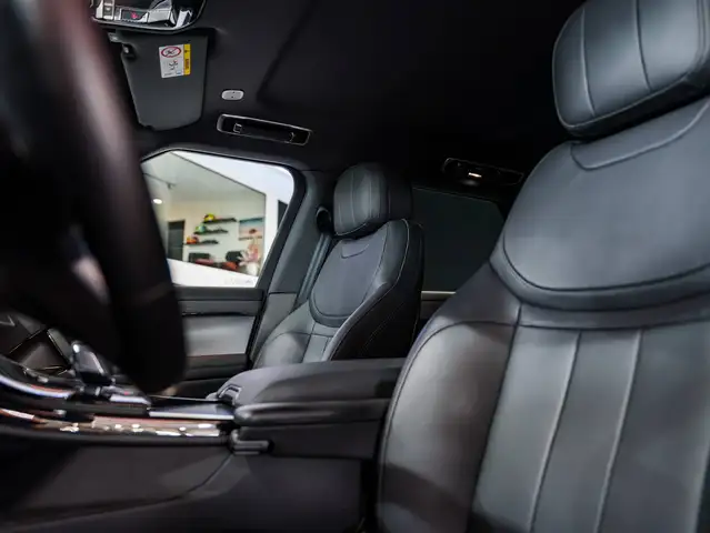 Land Rover Range Rover Sport view 16