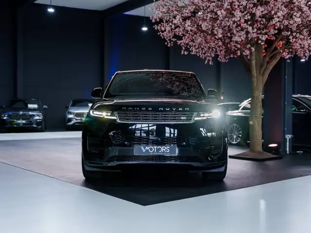 Land Rover Range Rover Sport view 3
