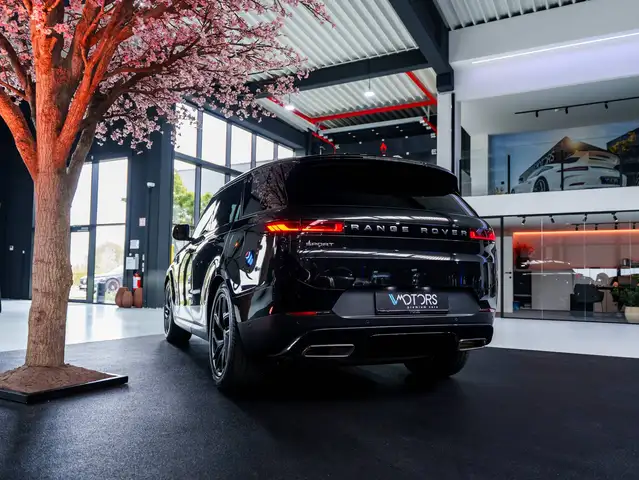 Land Rover Range Rover Sport view 5