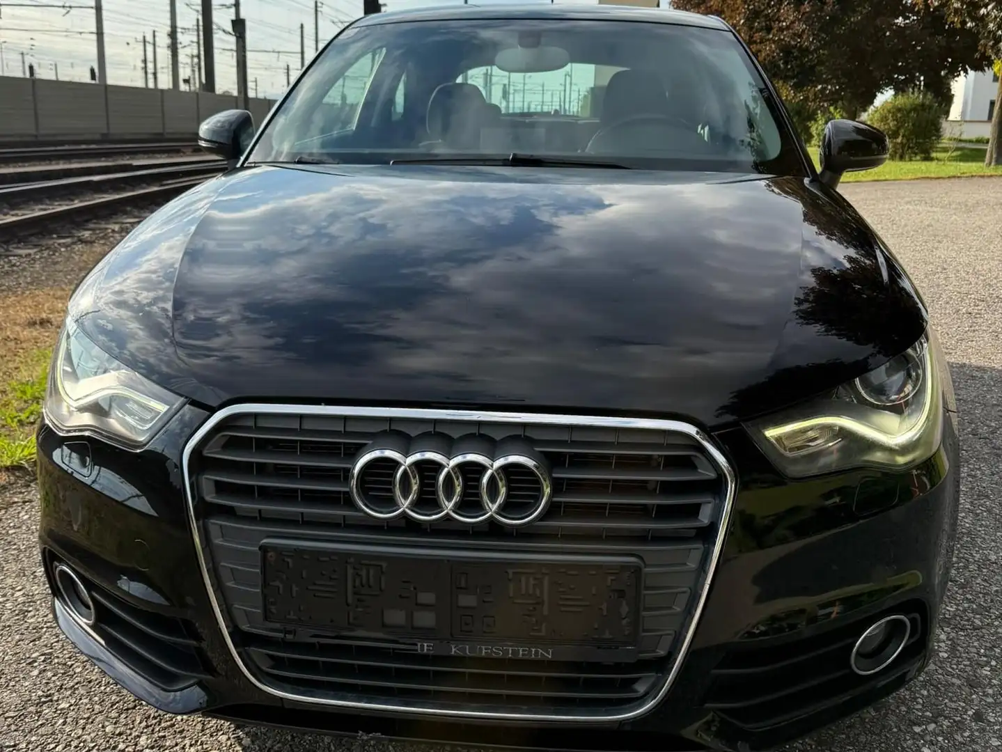 Audi A1 attraction Schwarz - 2