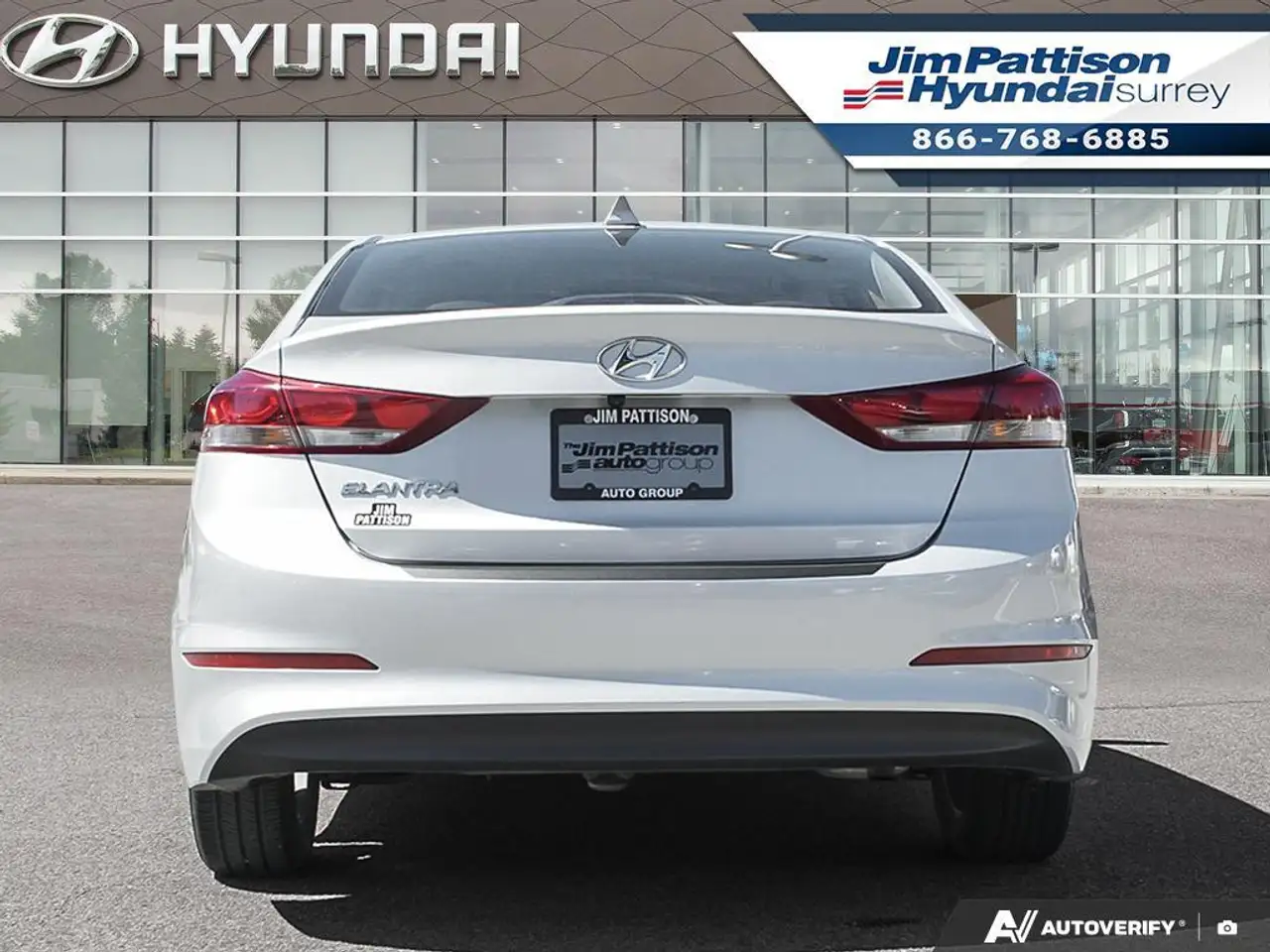 Hyundai ELANTRA photo Hyundai ELANTRA