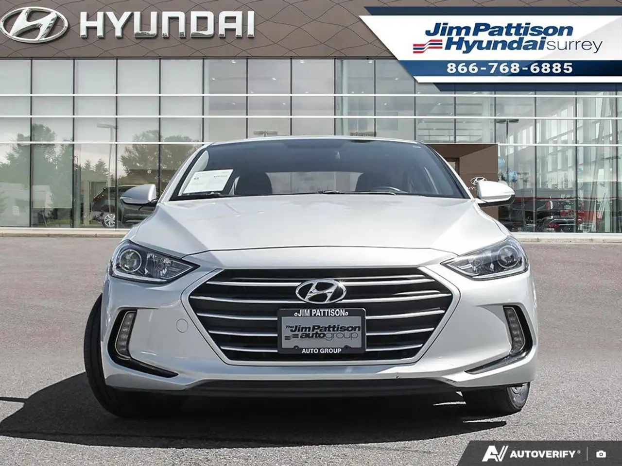 Hyundai ELANTRA photo Hyundai ELANTRA