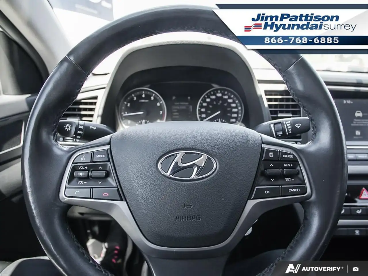 Hyundai ELANTRA photo Hyundai ELANTRA