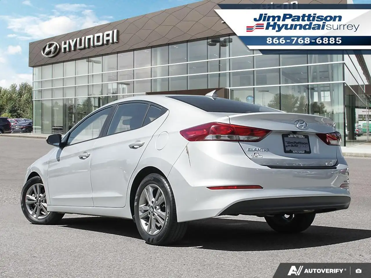 Hyundai ELANTRA photo Hyundai ELANTRA
