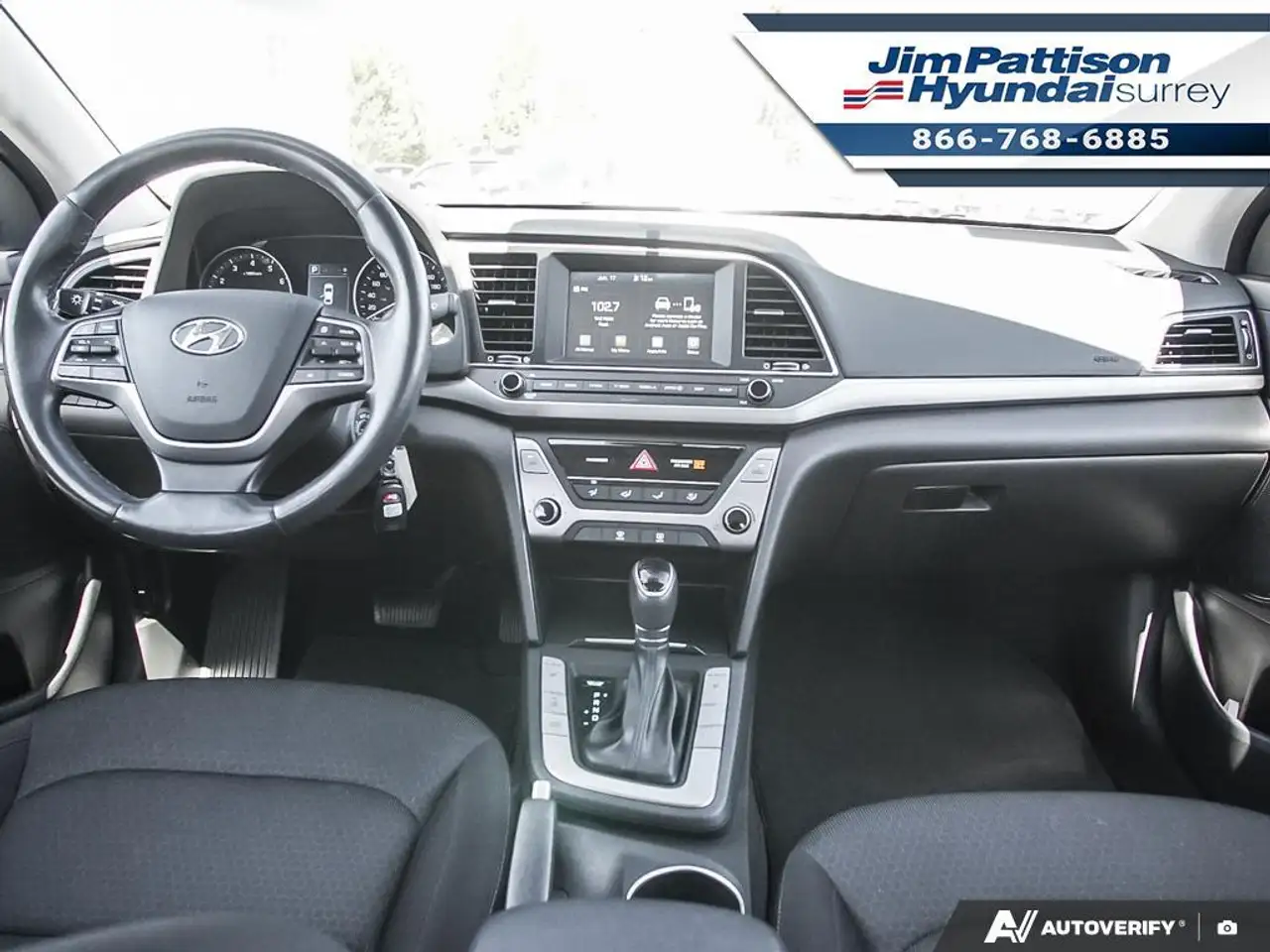 Hyundai ELANTRA photo Hyundai ELANTRA