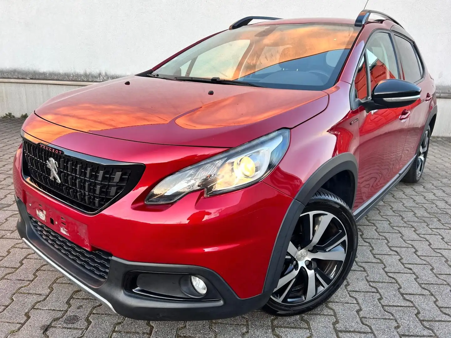 Peugeot 2008 GT-LINE 1.HD|17"|KAMERA|NAVI|APPLE|MIRROR Rouge - 1