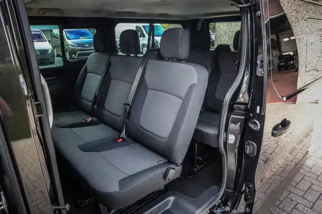 Nissan Primastar view 15