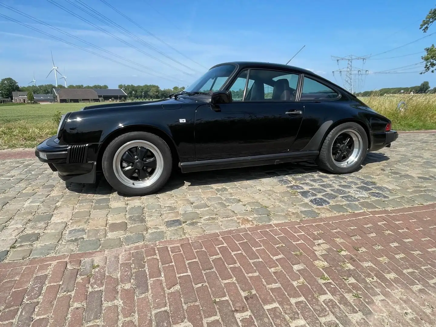 Porsche 911 Carrera - 2
