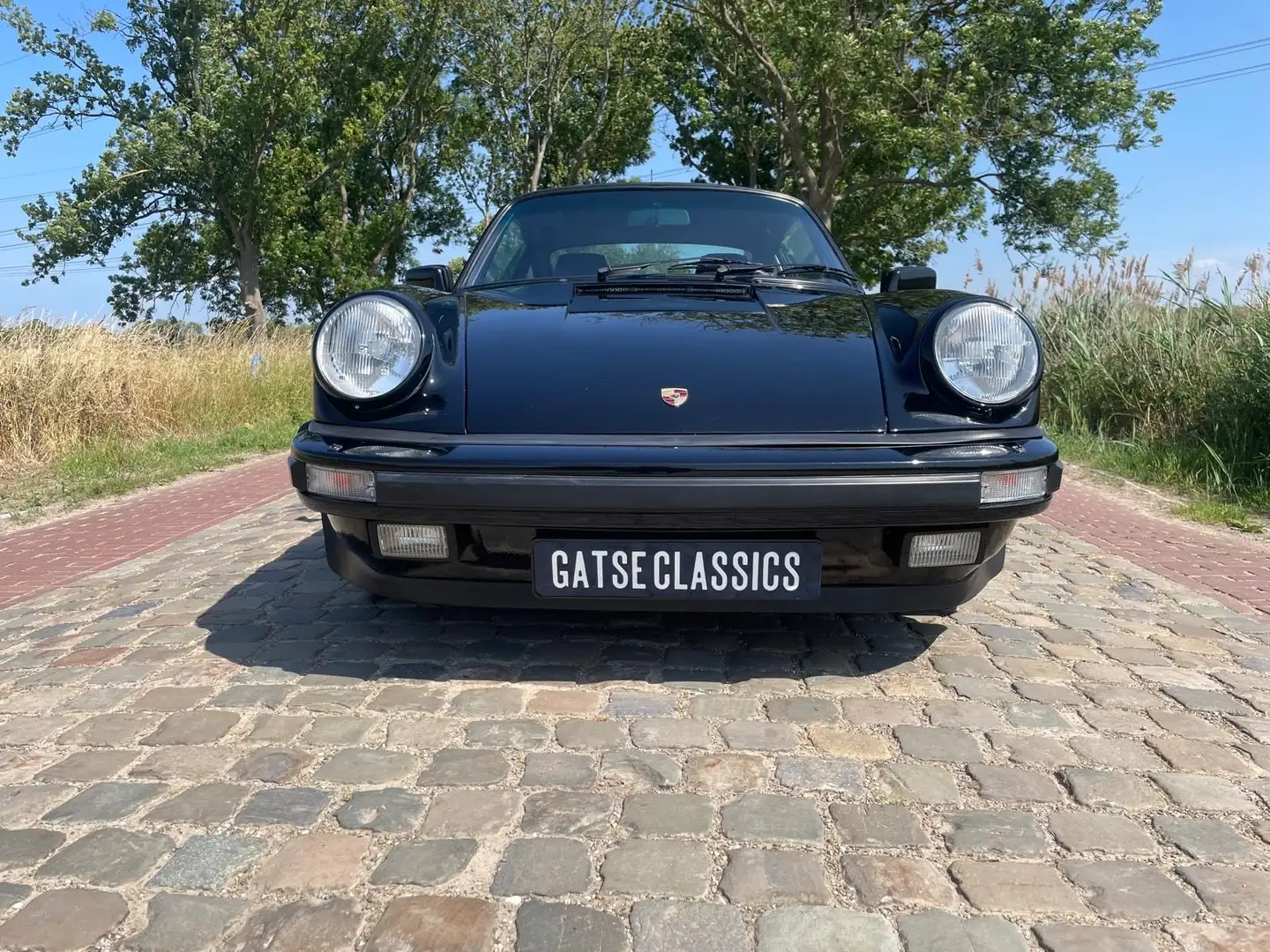 Porsche 911 Carrera - 1