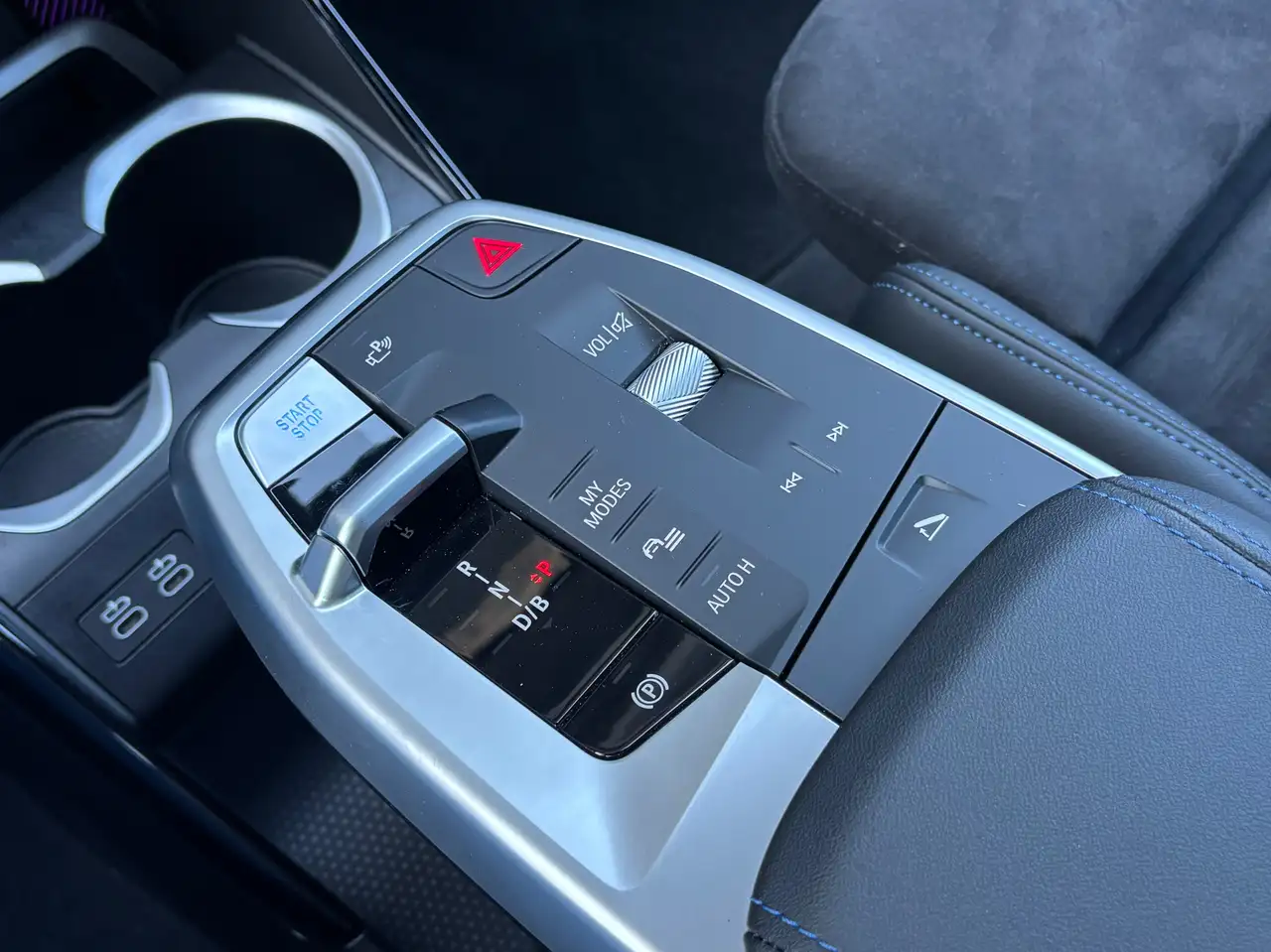 BMW iX2 66.5 kWh xDrive30 M Edition, миниатюра 24