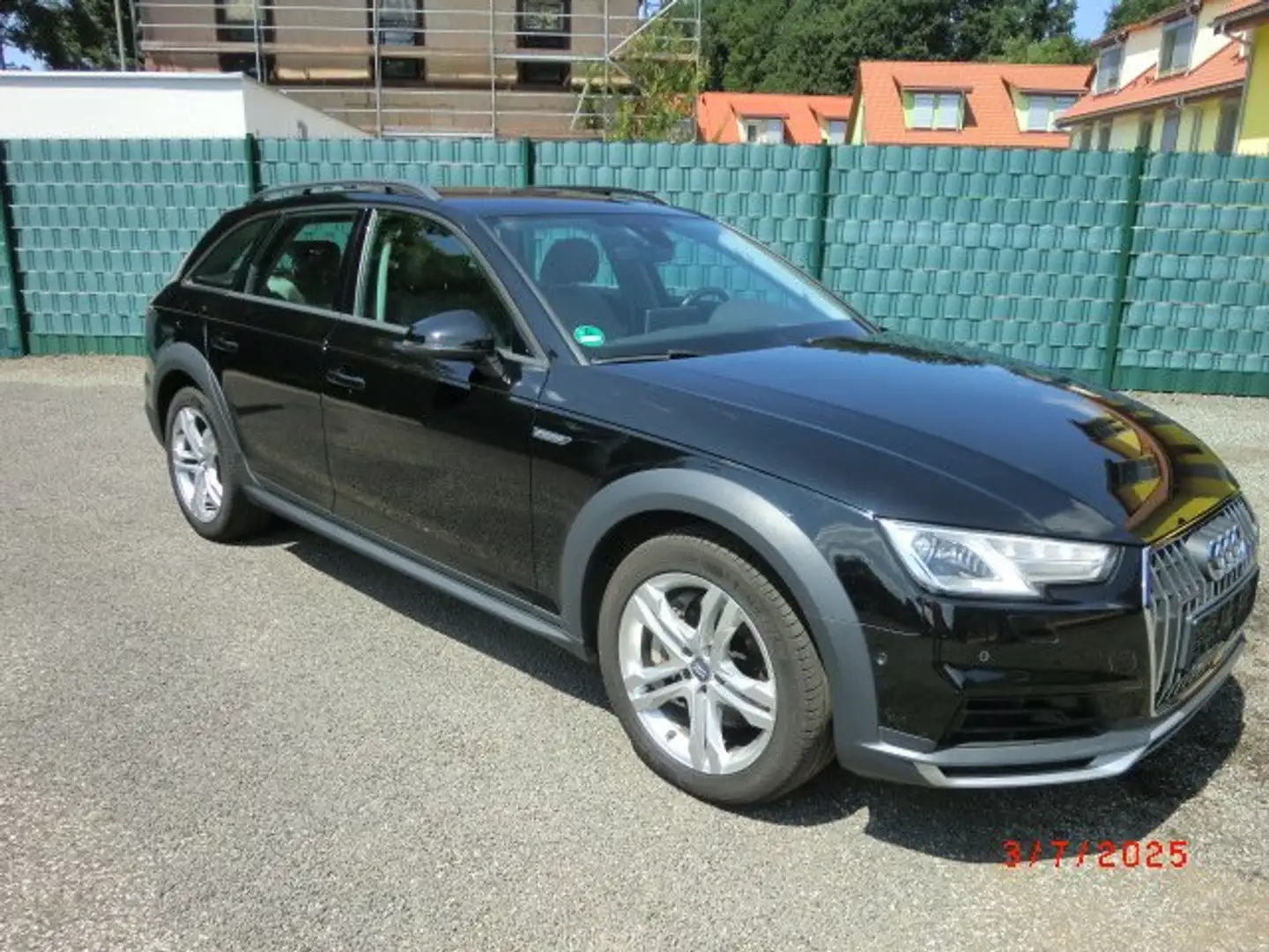 Audi A4 allroad basis Schwarz - 1