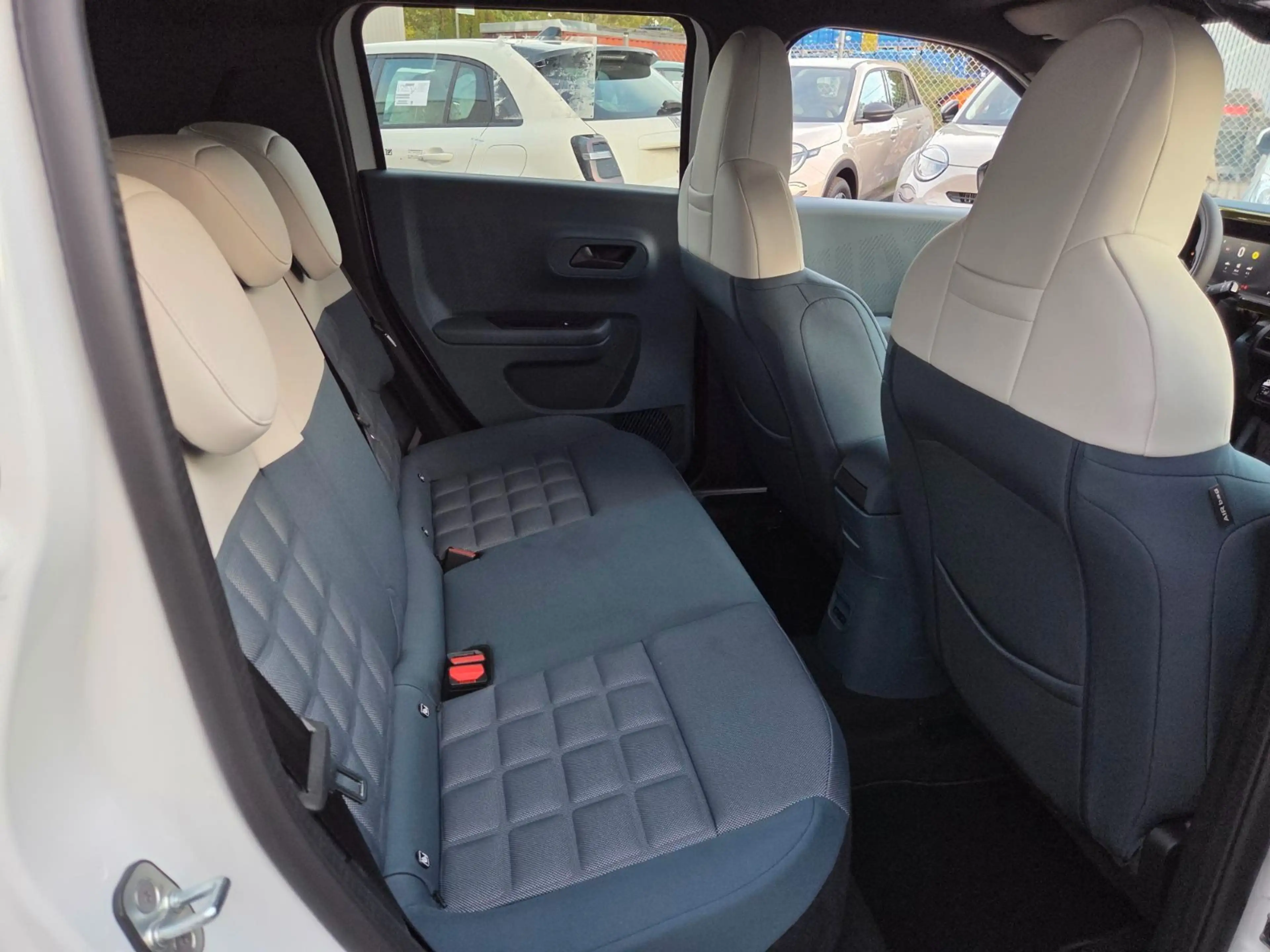 Fiat Grande Panda Hybrid "La Prima" 1.2 DCT — photo 13
