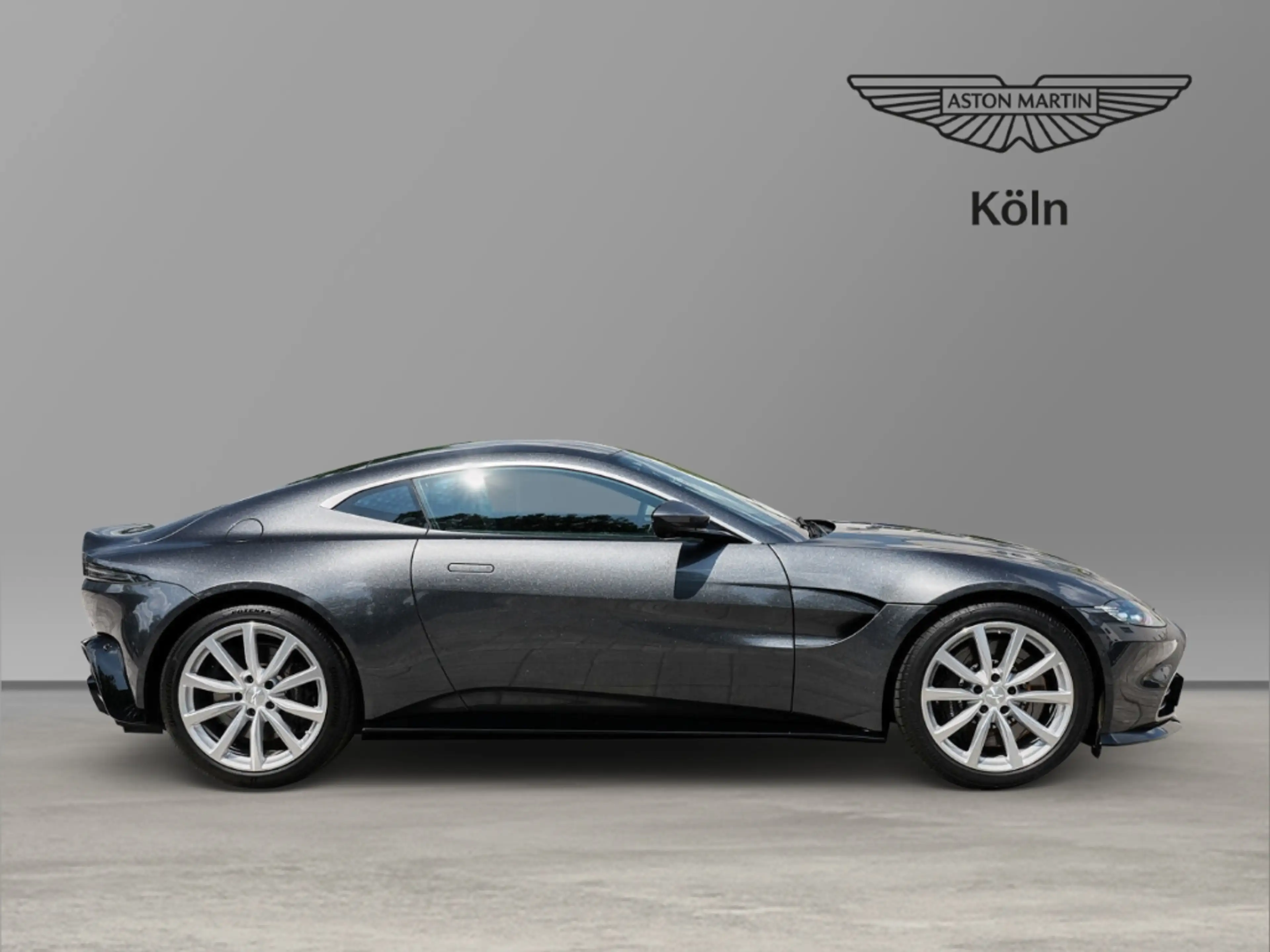 Aston Martin Vantage V8 Magnetic Silver / Onyx Black — photo 3