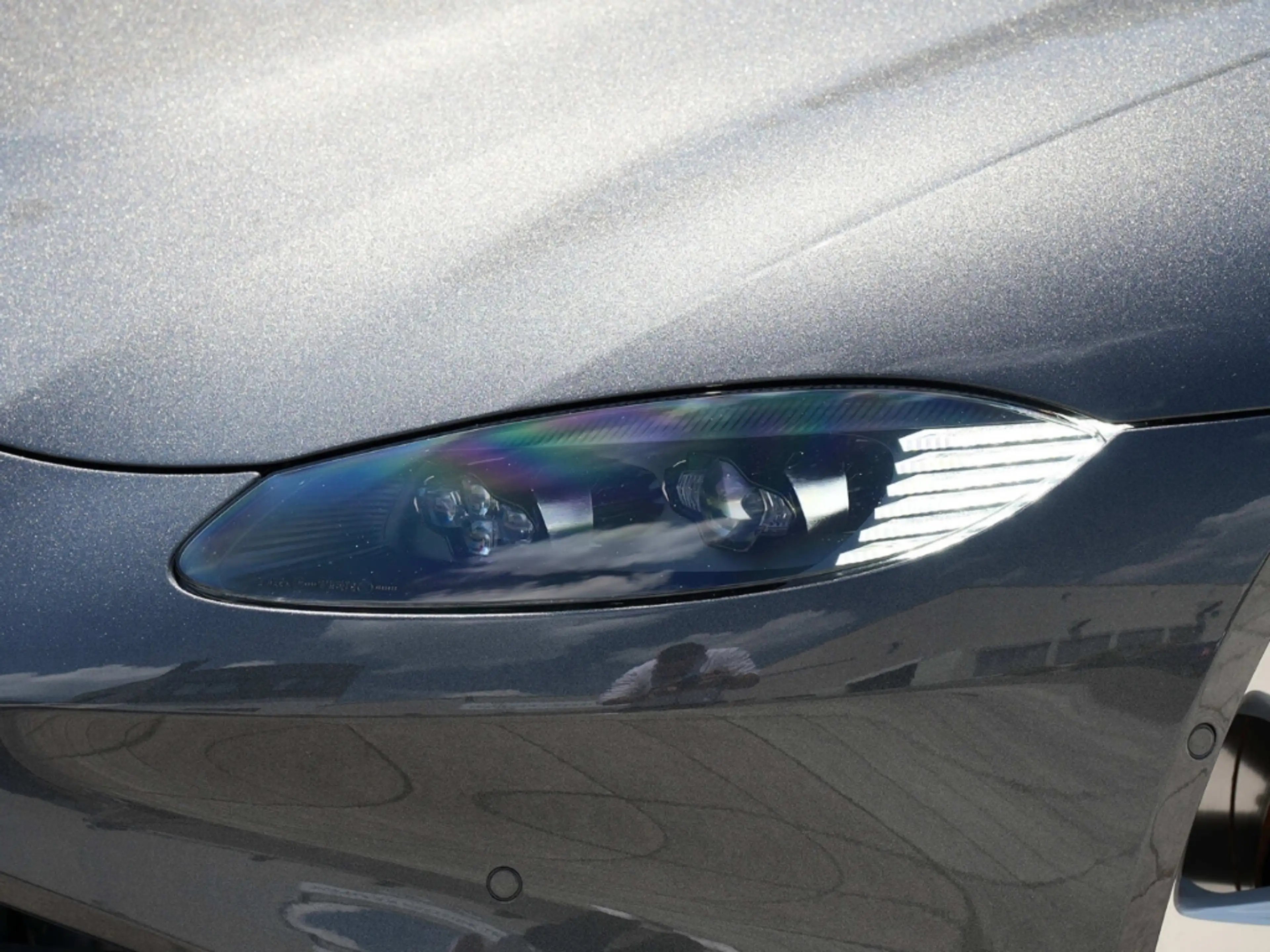 Aston Martin Vantage V8 Magnetic Silver / Onyx Black — photo 12
