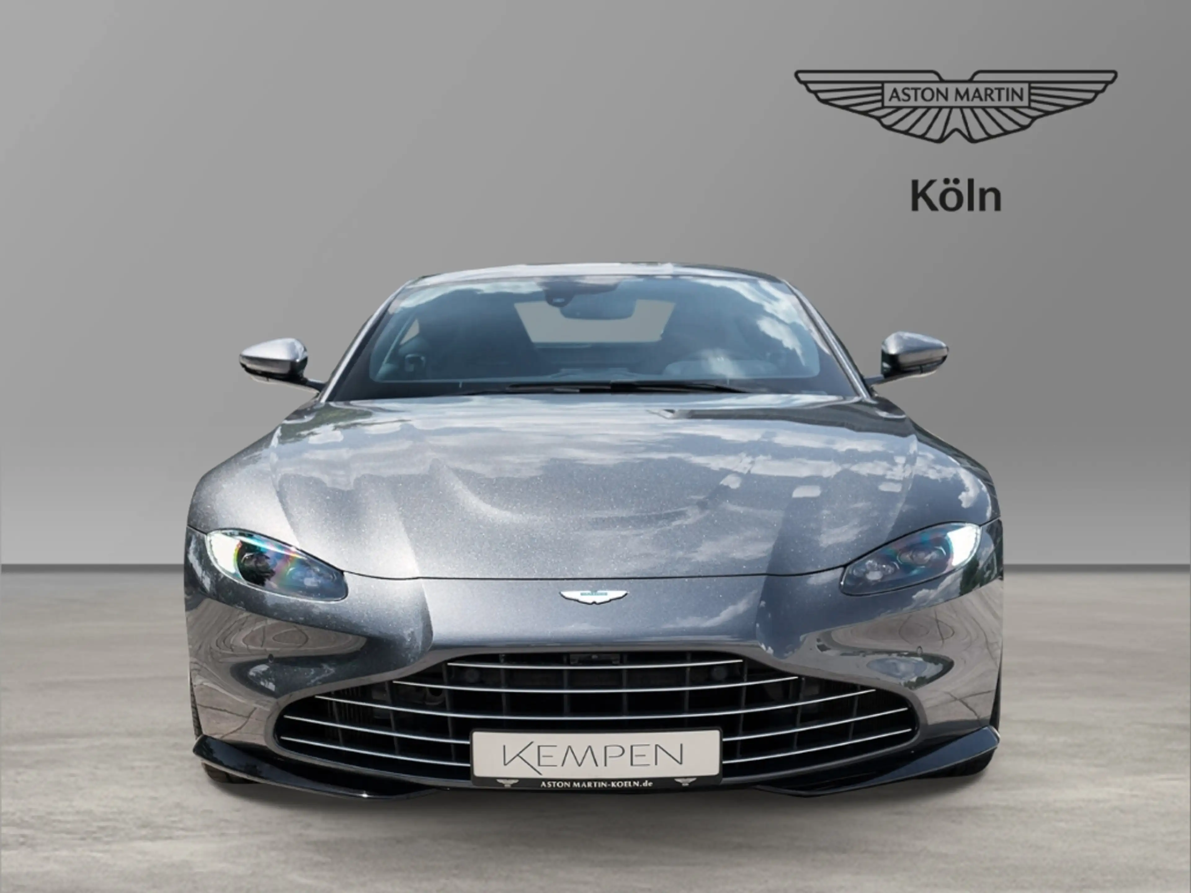 Aston Martin Vantage V8 Magnetic Silver / Onyx Black — photo 9