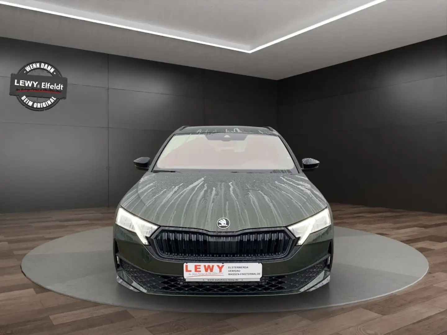 Skoda Octavia Combi 1.5 TSI mHEV DSG Sportline Grün - 2
