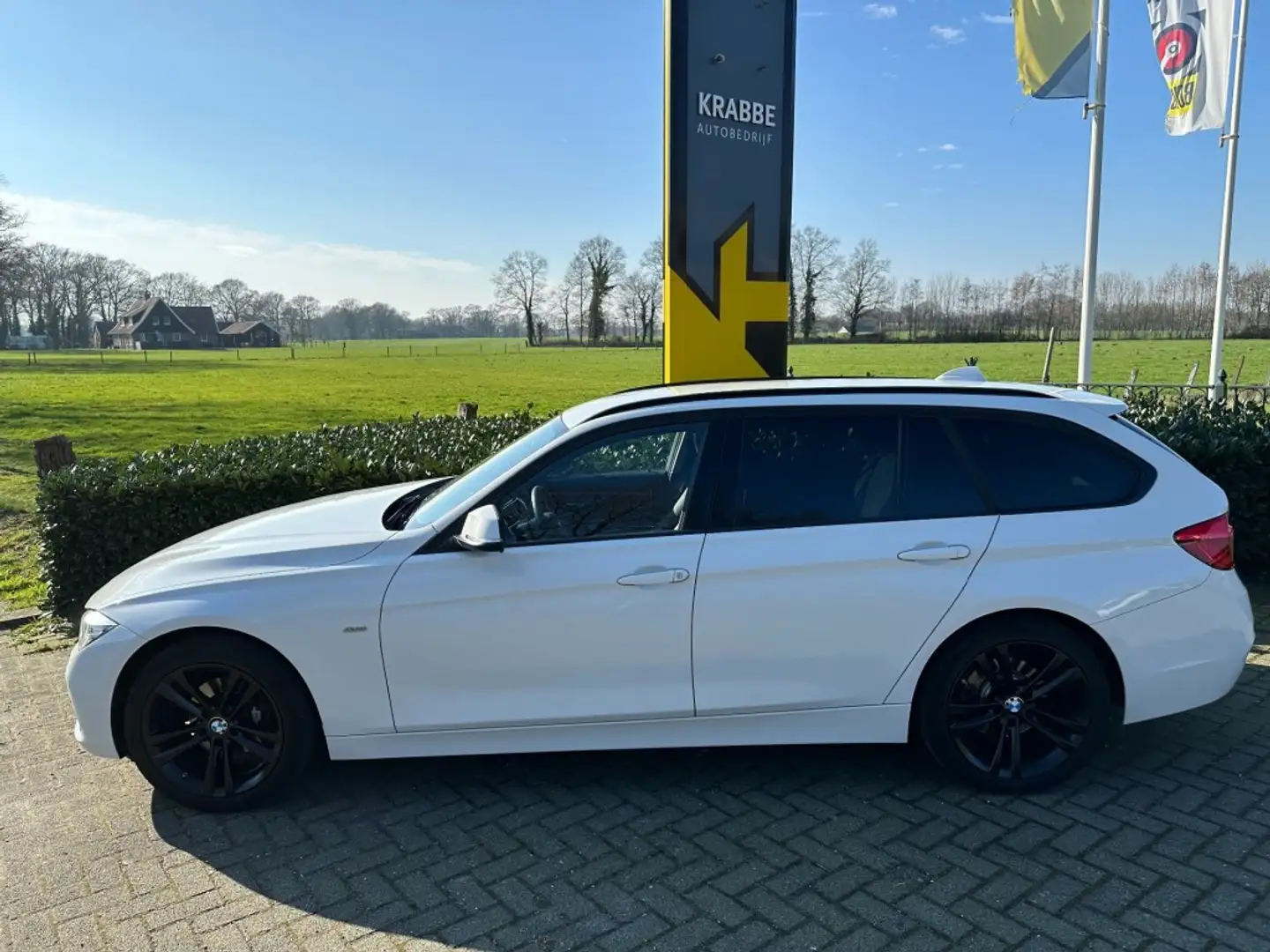 BMW Touring 318i Aut8 Sport Keyless/Leder/Navi Wit - 2