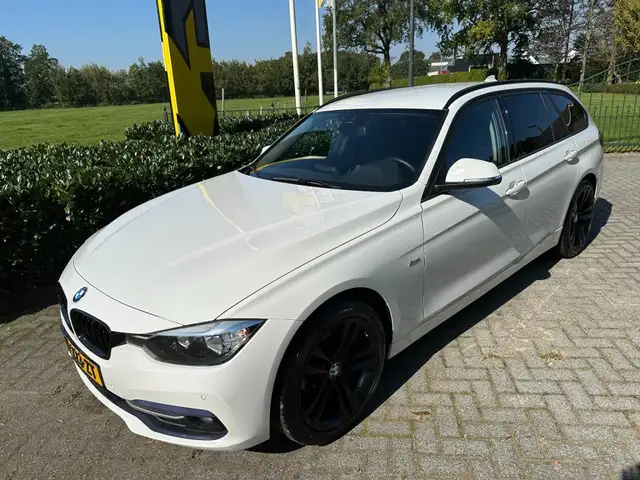BMW Touring 318i Aut8 Sport Keyless/Leder/Navi