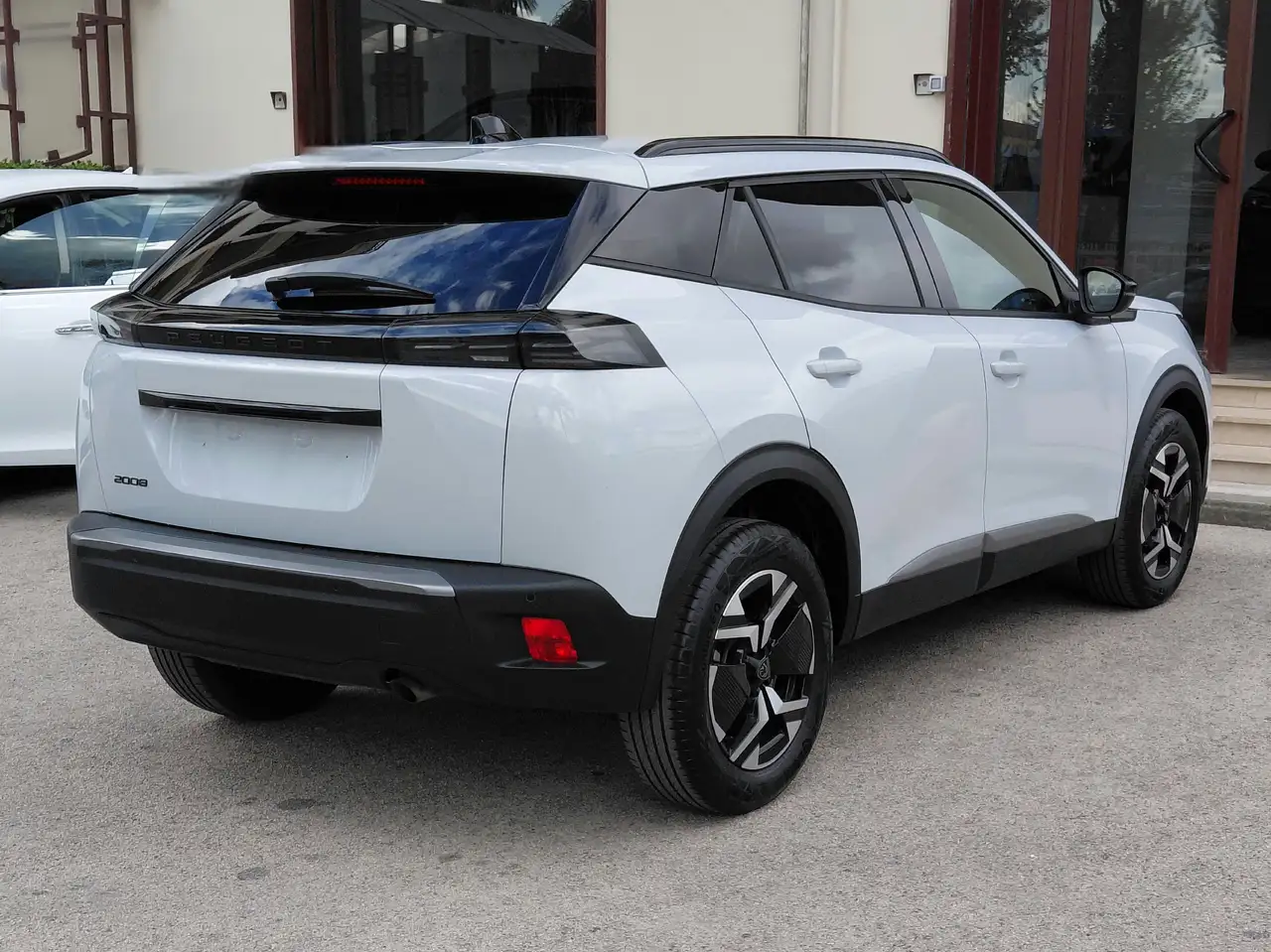 Peugeot 2008 1.2 PURETECH 100 CV S&S ALLURE 4