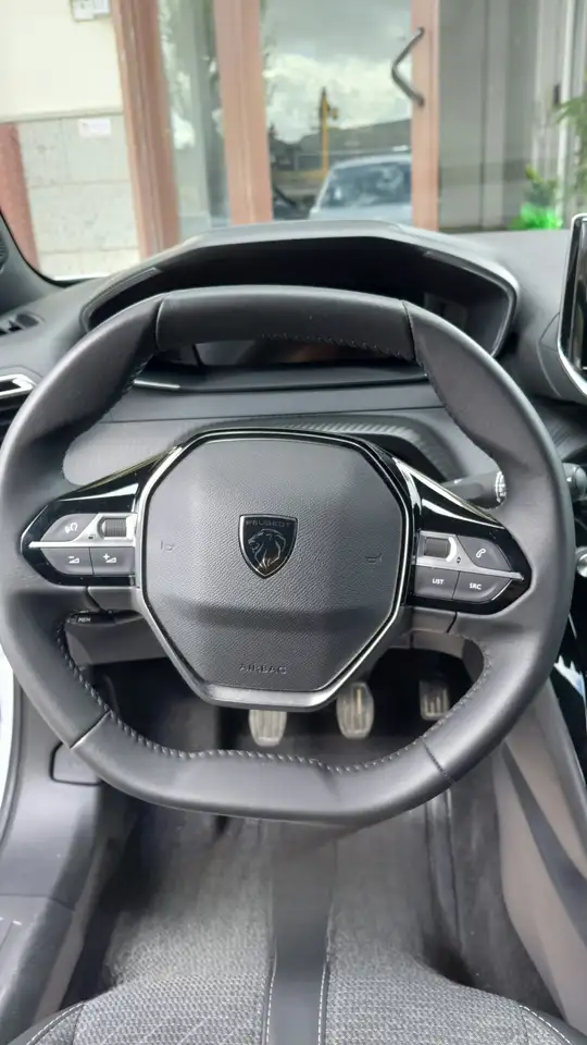 Peugeot 2008 1.2 PURETECH 100 CV S&S ALLURE 7