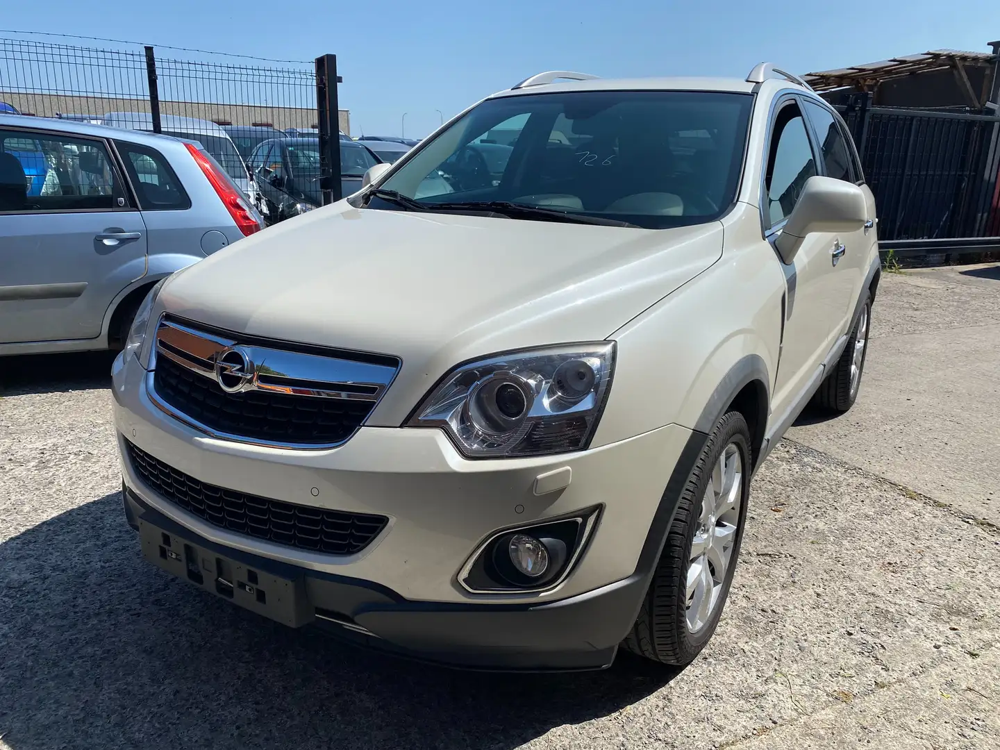 Opel Antara 4x4 Uniquement Marchand ou Export Beige - 2