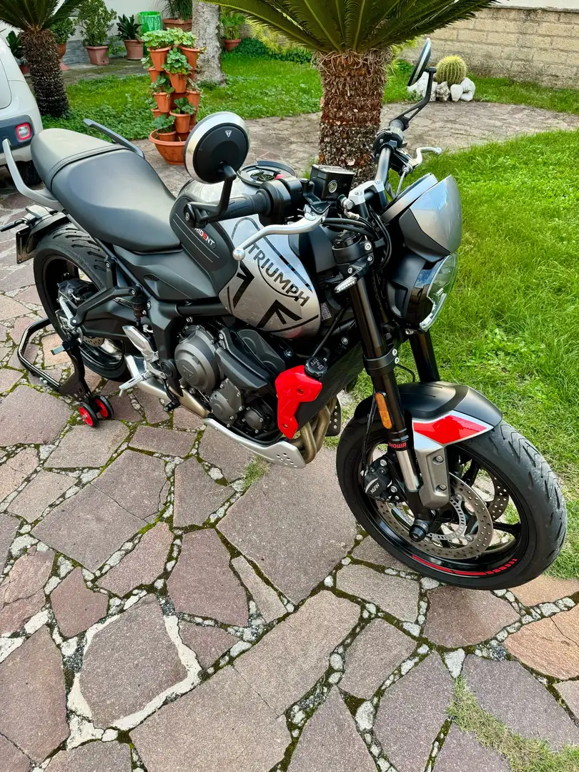 Triumph Trident 660 - 1