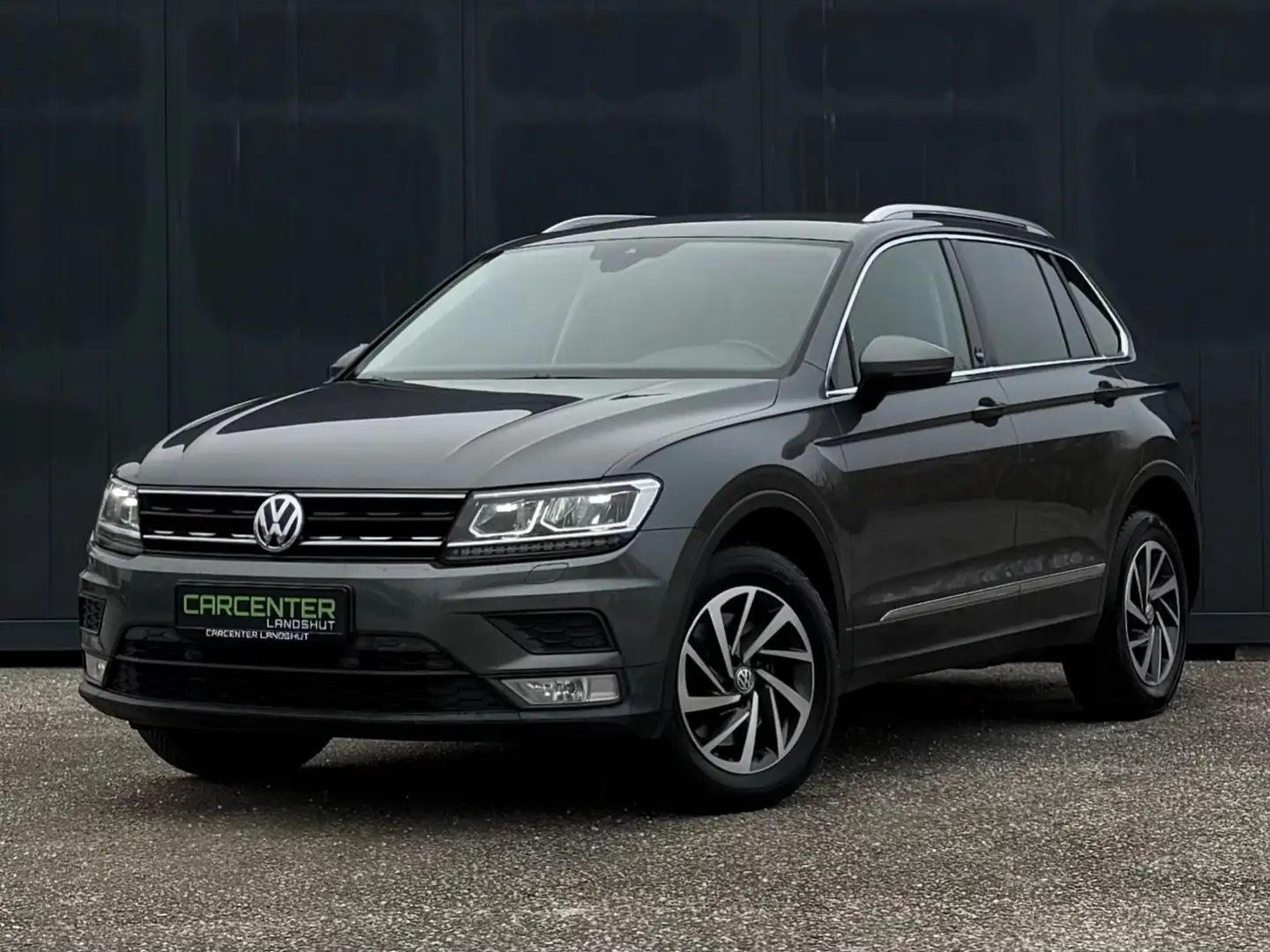 Volkswagen Tiguan 2.0 TSI HIGHLINE 4MOTION,ACC,CAR-PLAY,LED Gris - 1
