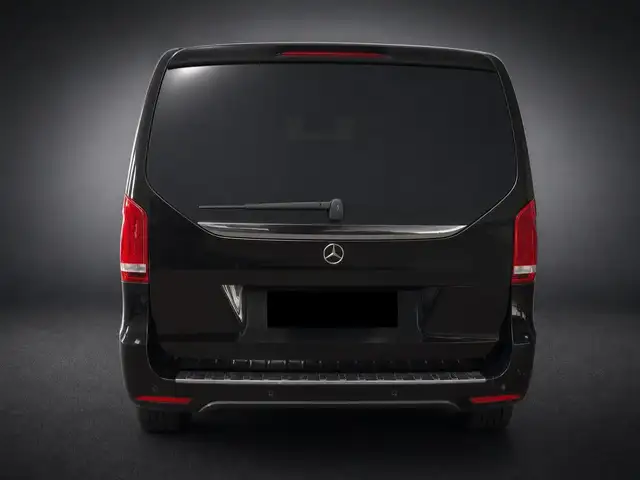 Mercedes-Benz 250 view 4