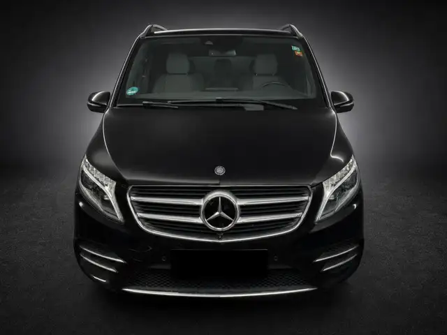 Mercedes-Benz 250 view 2