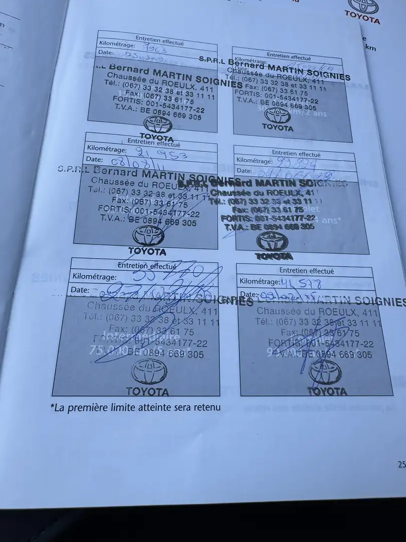 Toyota Yaris 1.3i VVT-i 16v Blue Line carnet complet - 2