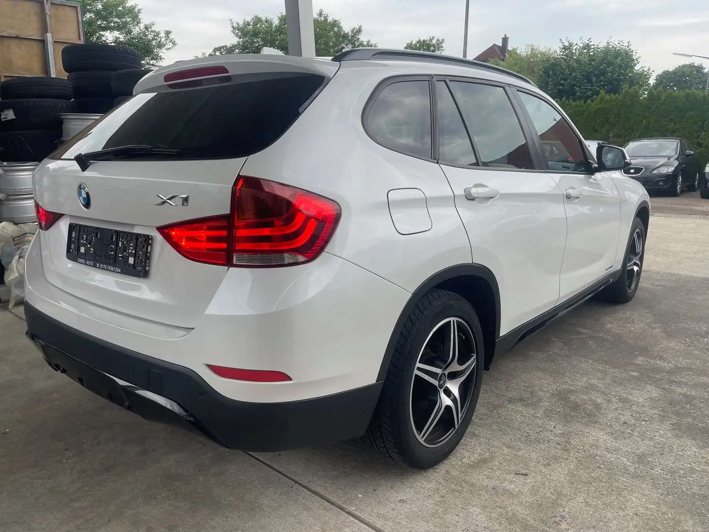 BMW X1 18 dxDrive AUX USB NAVI ALLRAD XENON SPORT Weiß - 1