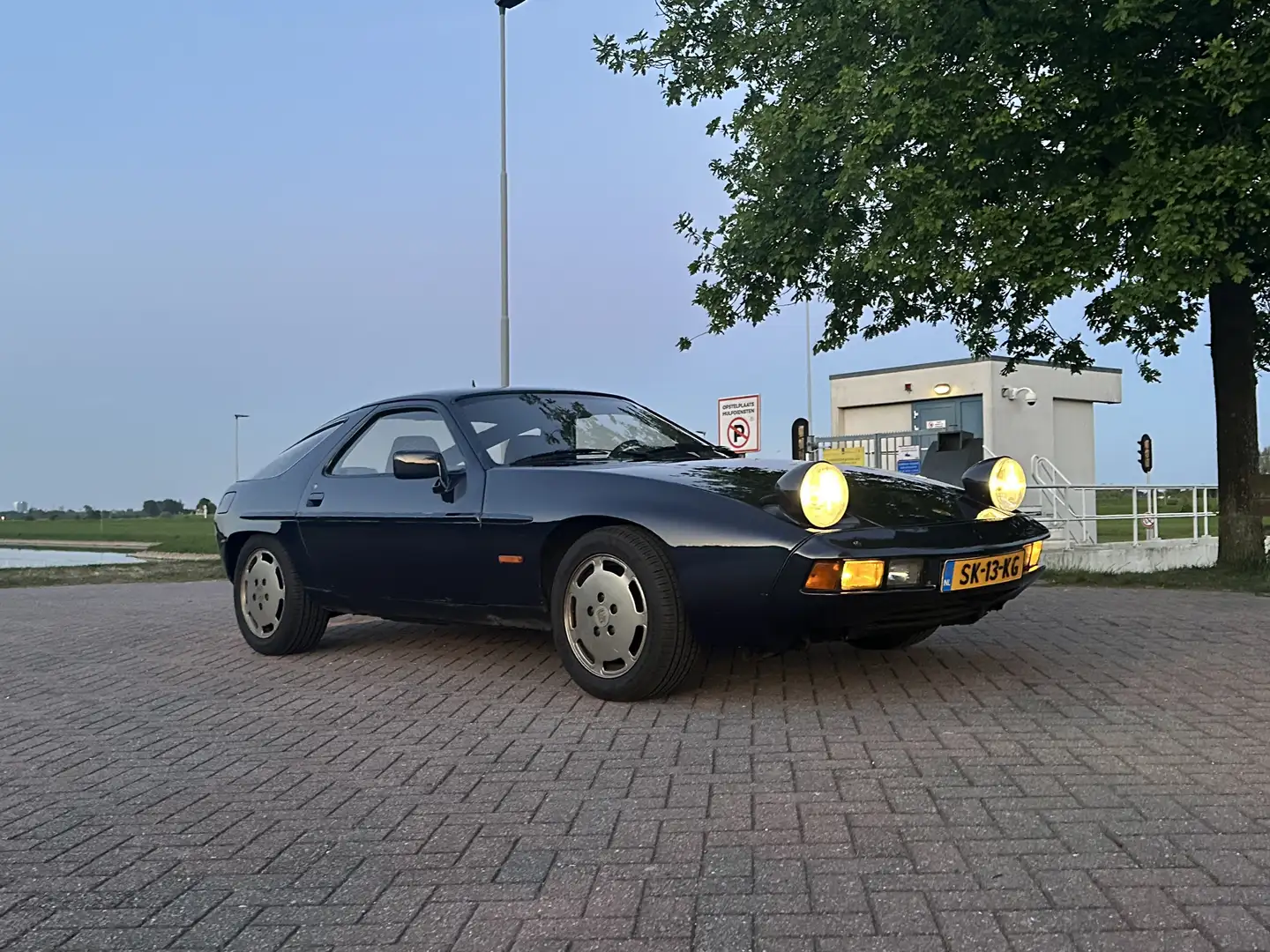Porsche 928 Azul - 2