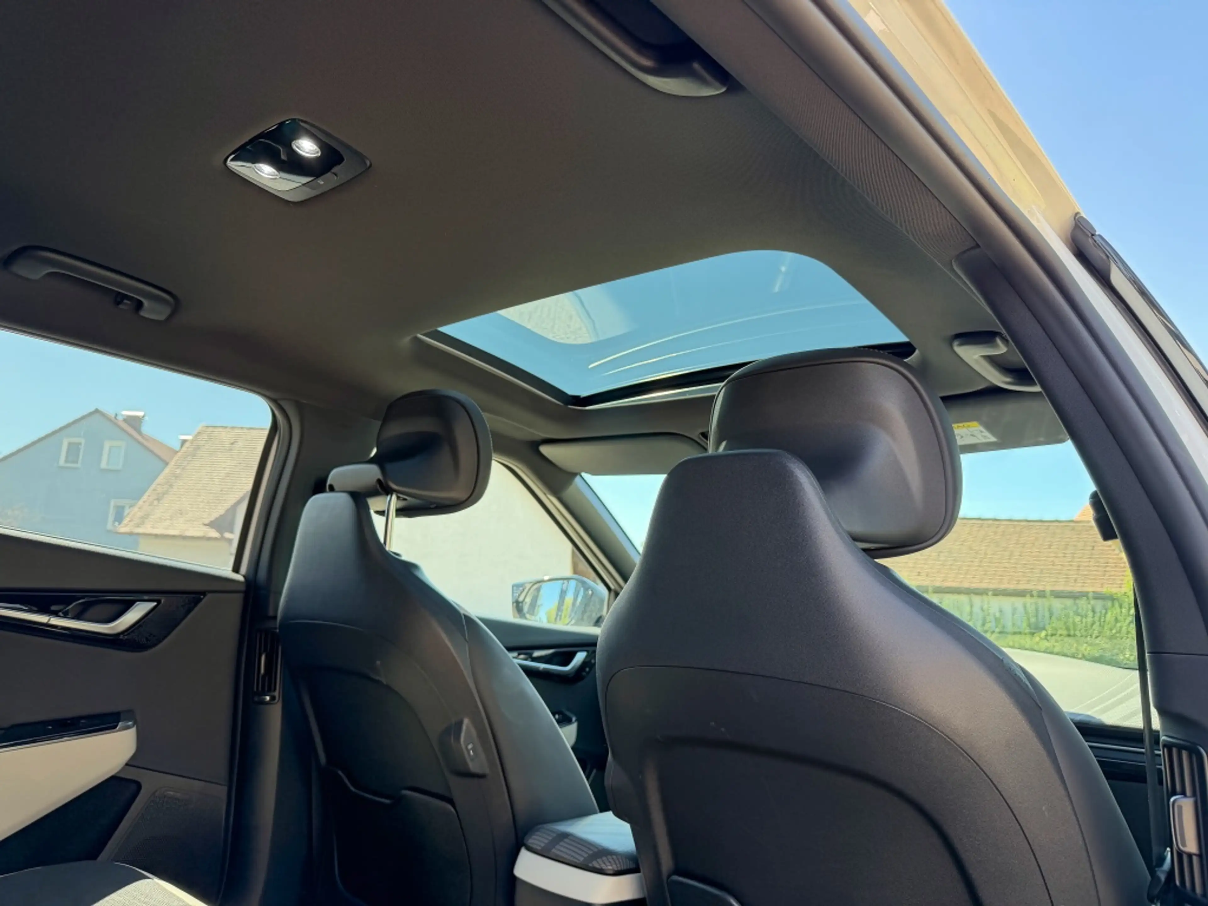 Kia EV6 GT Line 4WD AHK GlasD 360K ACC Assist Sound — photo 15