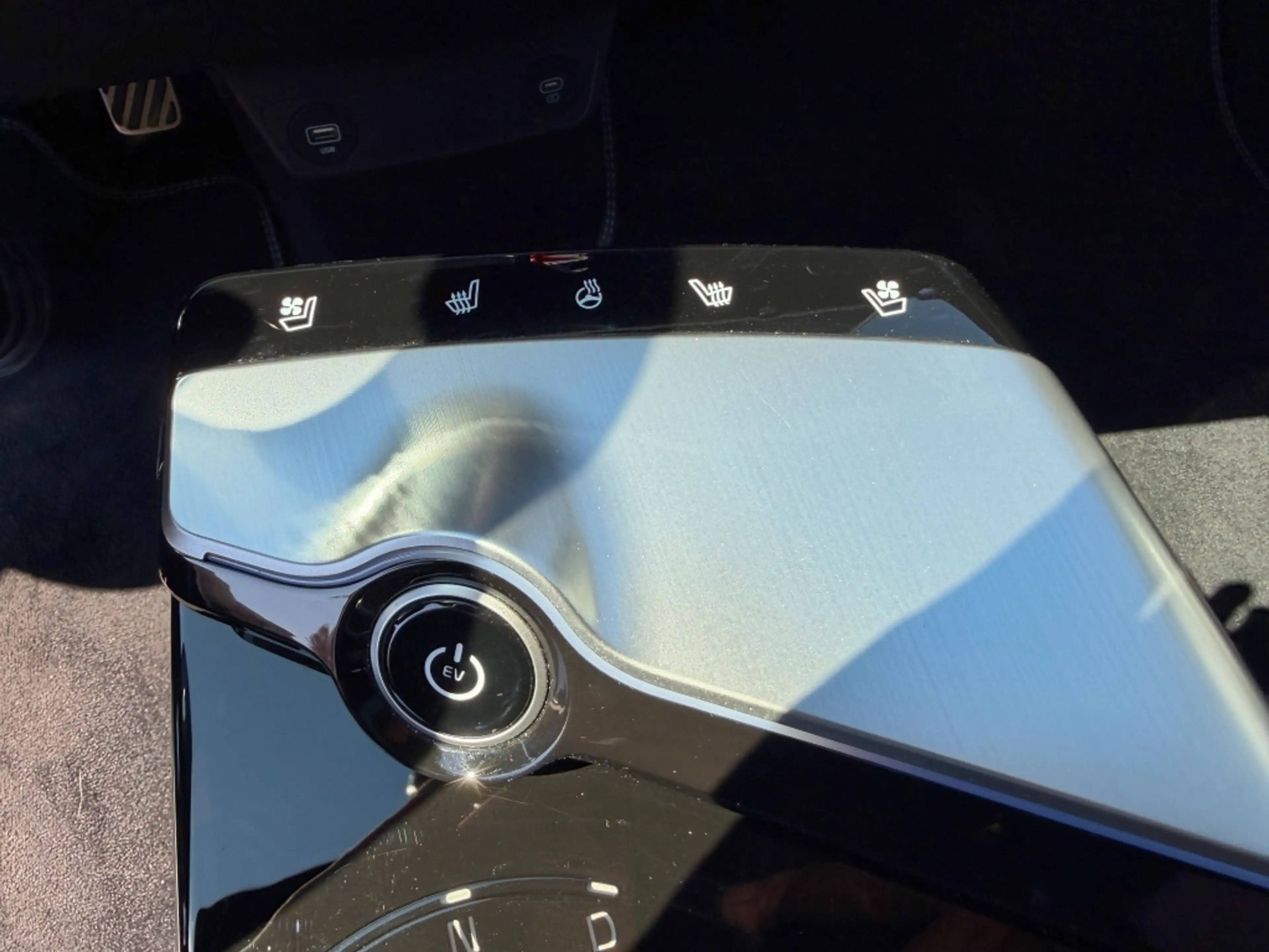 Kia EV6 GT Line 4WD AHK GlasD 360K ACC Assist Sound — photo 10