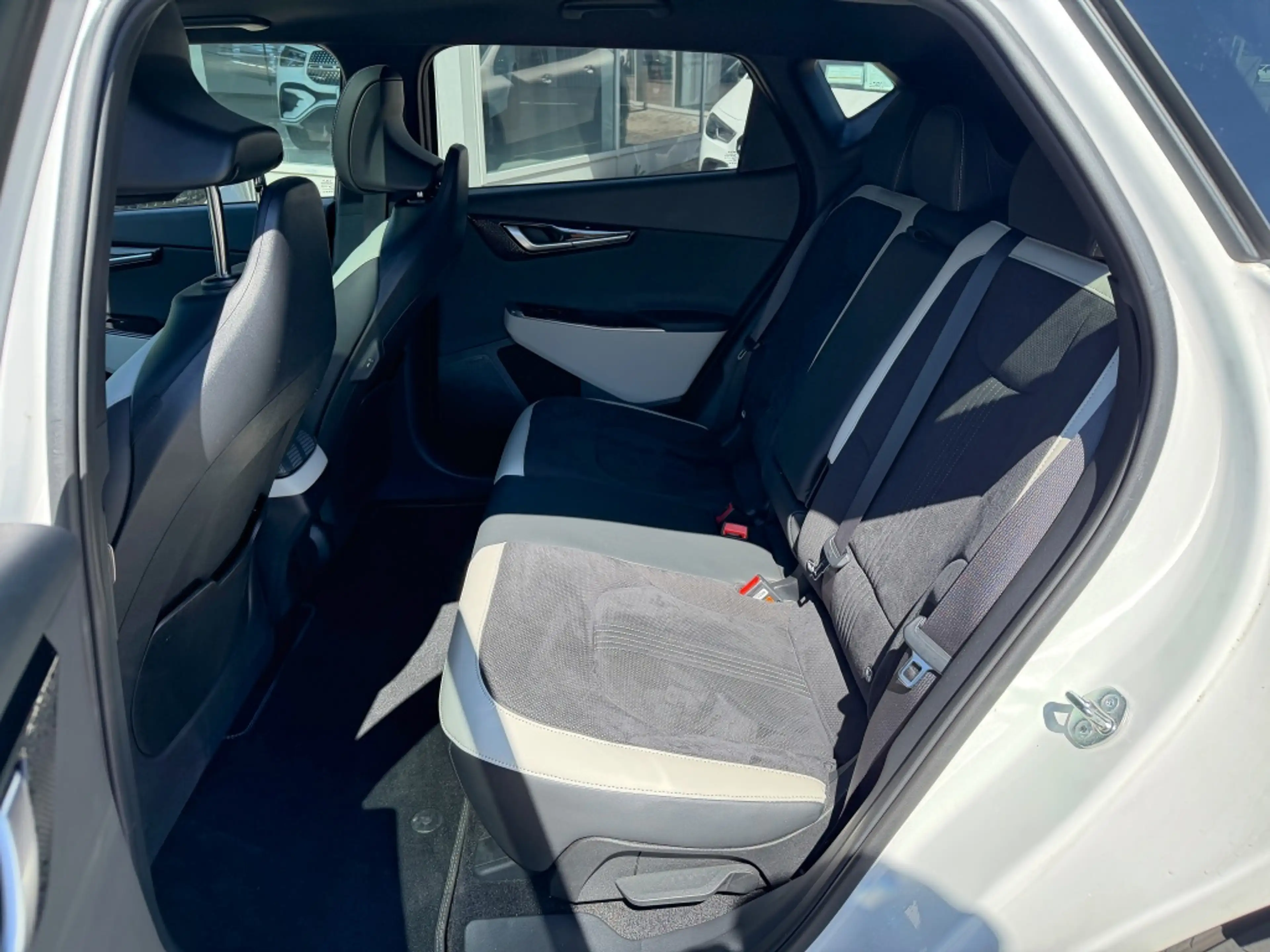 Kia EV6 GT Line 4WD AHK GlasD 360K ACC Assist Sound — photo 12