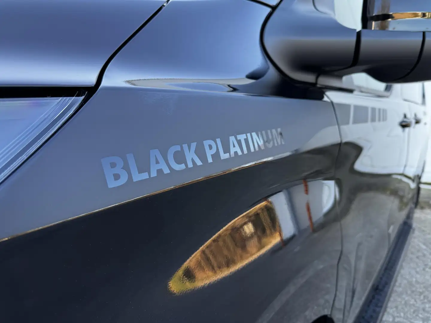Ford Transit Custom 320 2.5 PHEV L2H1 Black Platinum DUBBEL CABINE | 2 Noir - 2