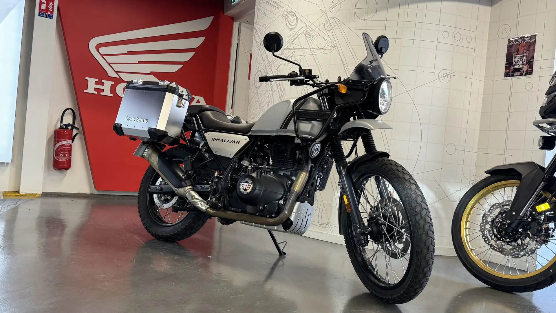 Royal Enfield Grau - 1