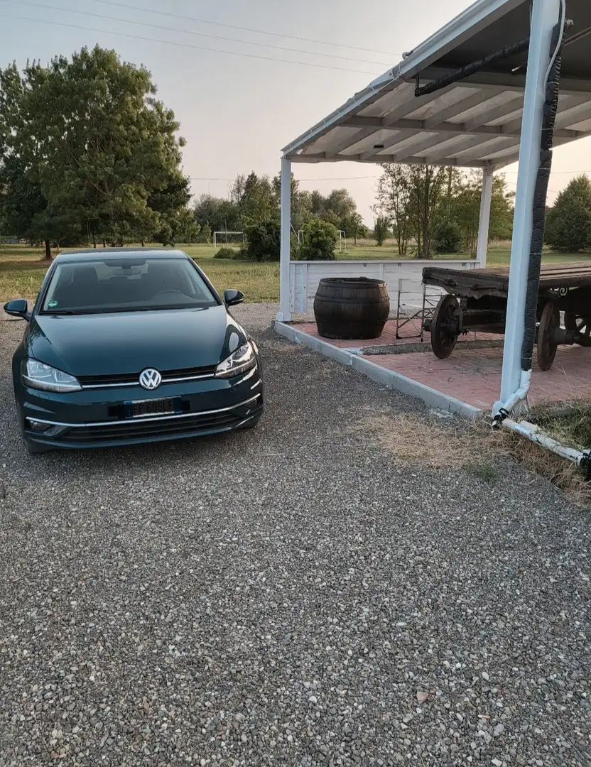 Volkswagen Golf 1.0 tsi SOUND Verde - 1