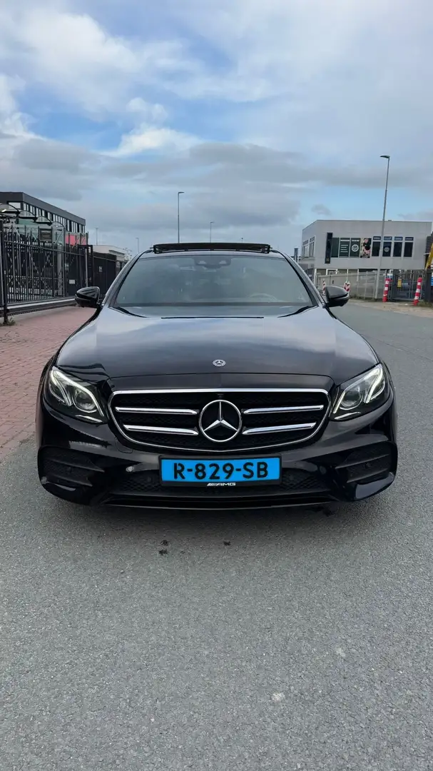 Mercedes-Benz E 220 Amg night full option Zwart - 1