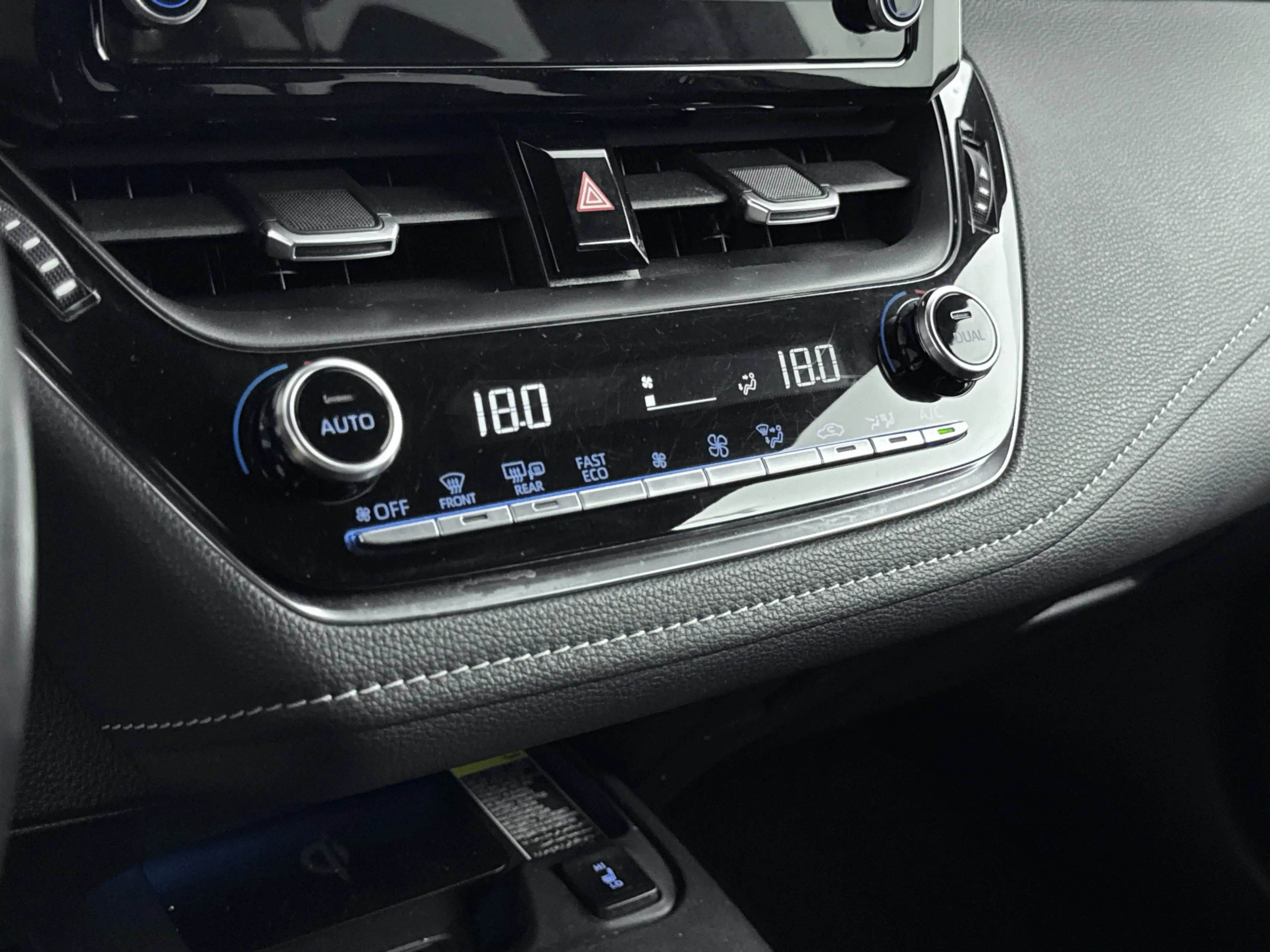 Suzuki Swace 1.8 Hybrid Style Limited | Voorruit-Stuur-Stoelver — photo 11