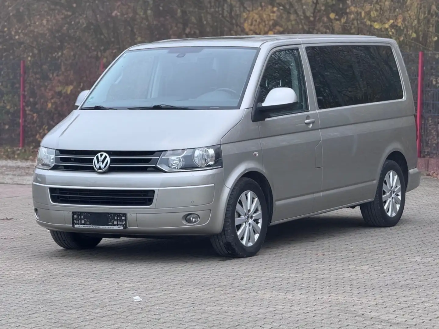 Volkswagen T5 Multivan 2.0 TDI *NAVI *PDC * AHK Grau - 1