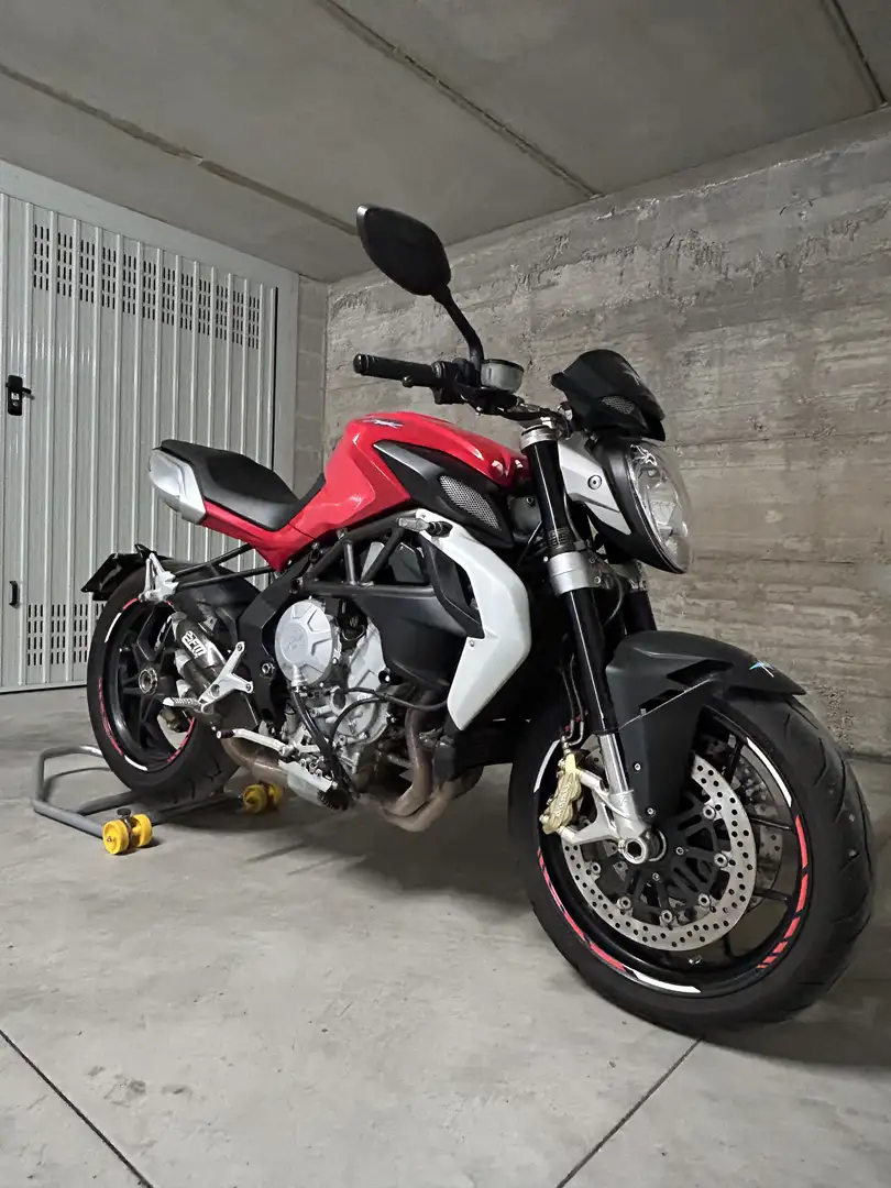MV Agusta Brutale 675 - 1